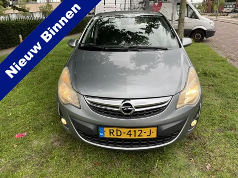 Opel Corsa 1.2-16V Rhythm Nw apk frisse opel Airco