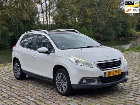 Peugeot 2008 1.2 PureTech Active Automaat panorama dak navigatie cruis control