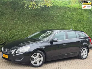 Volvo V60 2.0T NETTE AUTO/RIJDT GOED/203PK/TOP ONDERHOUDEN!!