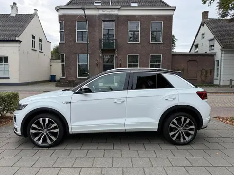 Volkswagen T-Roc 1.5 TSI Sport AUTOMAAT R-LINE EERSTE EIGENAAR DEALER ONDERHOUDEN