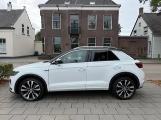 Volkswagen T-Roc 1.5 TSI Sport AUTOMAAT R-LINE EERSTE EIGENAAR DEALER ONDERHOUDEN