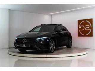 Mercedes-Benz A-Klasse 250 e Premium AMG Facelift 218PK | Pano | Sfeer | Keyless | Carplay | 12 MND 