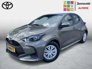 Toyota Yaris 1.5 Hybrid Active All Seasonbanden