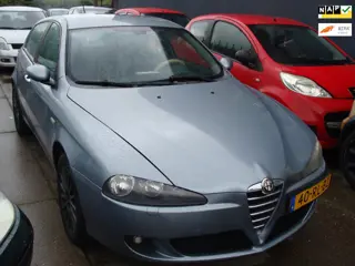 Alfa Romeo 147 2.0 T.Spark Distinctive st bekr airco elek pak nap apk