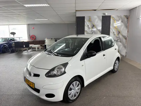 Toyota Aygo 1.0-12V Cool Apk Nieuw,Airco,Carplay,Bluetooth,Navigatie,N.A.P,5deurs,2sleutels+boekjes!
