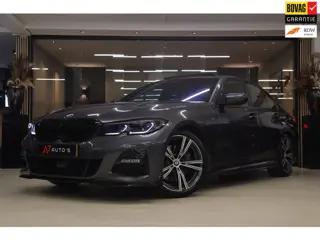 BMW 3-serie 330i High Executive M PAKKET /LASER/PANO/SFEER/HUD/H-K/VOL