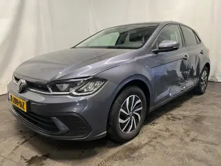 Foto 25 van Volkswagen Polo 1.0 TSI Life - Linksvoor en achter schade, Rondom gebruikersschade, Airbag lamp bran