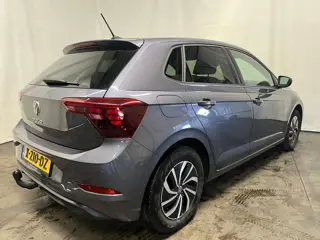 Foto 13 van Volkswagen Polo 1.0 TSI Life - Linksvoor en achter schade, Rondom gebruikersschade, Airbag lamp bran