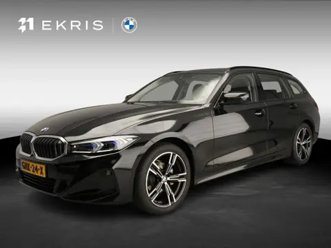 BMW 3-serie Touring 318i | LED | Navigatie | Clima | PDC | Shadow line | DAB | Alu 18 inch