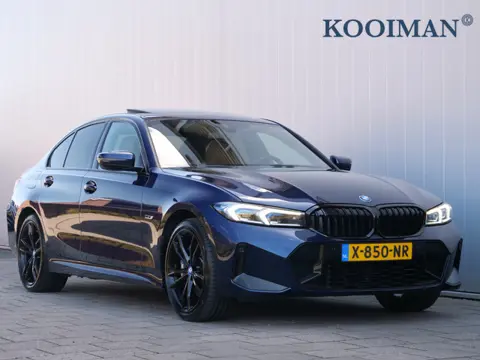 BMW 3-serie 330e 292 Pk Automaat Navi / DAB / Leer / Apple Carplay / M-pakket / Schuifdak