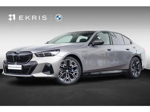 BMW 5-serie 530e | Sport Pakket Pro | Adaptief Onderstel Professional | Panorama Dak | Driving Assis