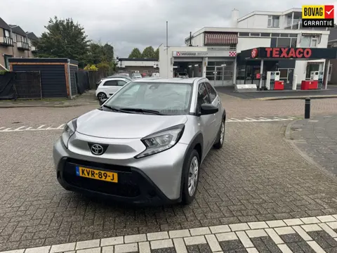 Toyota Aygo X 1.0 VVT-i MT Play