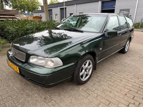 Volvo V70 2.5 Comfort-Line nieuwe apk automaat