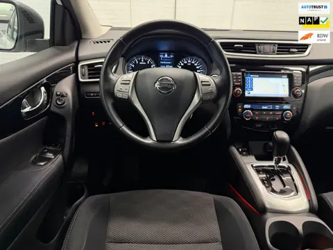 Nissan Qashqai 1.2 Connect Edition 116 Pk Automat Airco Navi Pdc Panodak 164 dkm Nap 2e Eig.