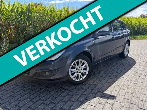 Opel Astra 1.6 Temptation 5 drs - lage km stand