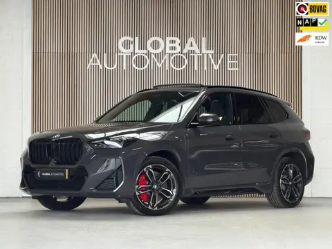 BMW X1 XDrive25e - M SPORT PRO - PANORAMADAK - KUIPSTOELEN - HARMAN KARDON - NAP - 1E EIGENAAR