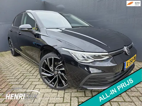 Volkswagen Golf 1.5 eTSI Style Automaat / Camera / Stoel & Stuur verwarming / Carplay / ACC / PDC / 