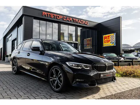 BMW 3-serie Touring M 330e xDrive, 292 PK, Sportstoelen, Memory, LED, Elek. Achterklep!