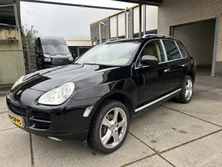 Porsche Cayenne 3.2 AUT ZWART (bj 2006)