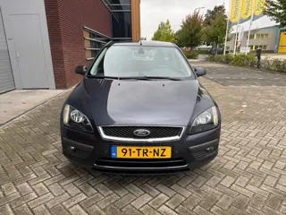 Foto 17 van Ford Focus Wagon 1.6-16V Automaat Airco Cruise Trekhaak