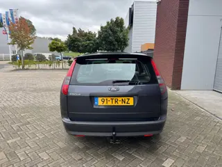 Foto 18 van Ford Focus Wagon 1.6-16V Automaat Airco Cruise Trekhaak