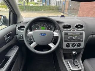 Foto 19 van Ford Focus Wagon 1.6-16V Automaat Airco Cruise Trekhaak