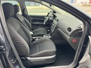 Foto 20 van Ford Focus Wagon 1.6-16V Automaat Airco Cruise Trekhaak