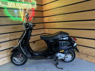 Vespa Bromscooter S 4T Sport (bj 2010, automaat)