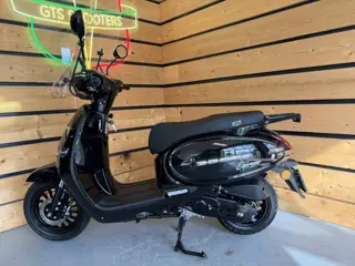 GTS Bromscooter Espresso (bj 2025, automaat)