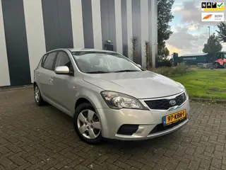 Kia Cee'd 1.4 CVVT X-tra Airco-Elekpakket-Trekhaak-Isofix