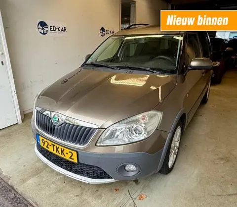 SKODA ROOMSTER 1.2 TSI Ambition AIRCO 2de eig LMV PDC TREKHAAK NAP APK 3-2027