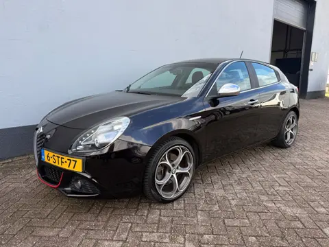 Alfa Romeo Giulietta 1.4 T Distinctive Automaat - Leder Interieur