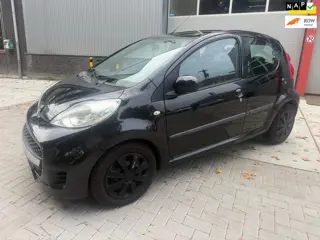 Peugeot 107 1.0-12V Urban Move