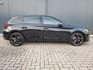 Foto 12 van Cupra Leon 1.5 eTSI Business Intense * Navigatiesysteem * Elektrische stoelen met memory * Parkeerca