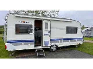 Hobby DE LUXE 540 UL/ENKELE BEDDEN/VOORTENT/LUIFEL/ MOVER 2006 Vakantie klaar !! Mooie ruime caravan