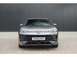 Foto 12 van Volkswagen T-Roc 1.5 TSI R-Line Edition 150pk - ACC - Blindspot - Navi - Camera -Stoel/Stuurverwarmi