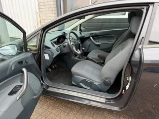 Foto 19 van Ford Fiesta 1.25 S-Edition Nette Auto 1 Jaar APK