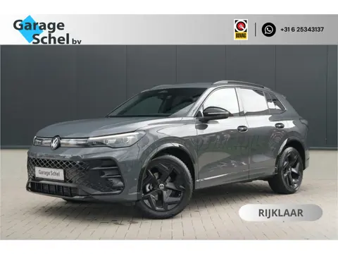 Volkswagen Tiguan 1.5 eTSI R-Line Edition 150pk - ACC - Stoel-stuurverwarming - Black Style - Navi -