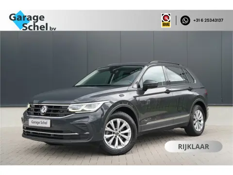 Volkswagen Tiguan 1.5 TSI Elegance 150pk - Trekhaak - Stoel/Stuurverwarming - Keyless - Massage - AC