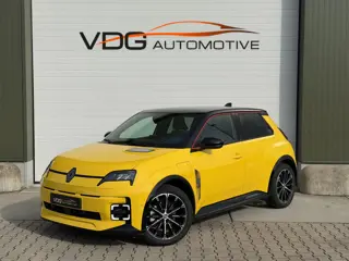 Renault 5 comfort range iconic cinq 52 kWh / SOH 98% / Snellader / Navigatie / 18" / Harman Kardon /