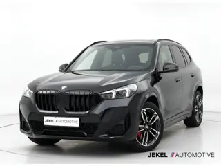 BMW X1 sDrive18i M-Sport Pro, Panoramadak, 19" LM velgen, Key less. Apple Carplay, enz