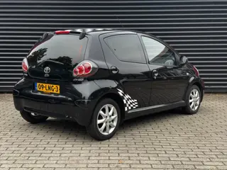 Foto 13 van Toyota Aygo Toyota Aygo 1.0-12V Comfort | Airco | Toerenteller | Elektr. Ramen | Centrale Vergrendel