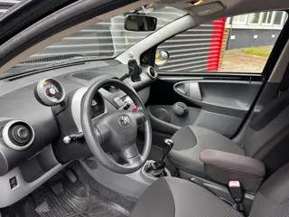 Foto 11 van Toyota Aygo Toyota Aygo 1.0-12V Comfort | Airco | Toerenteller | Elektr. Ramen | Centrale Vergrendel