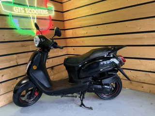 SYM Snorscooter Fiddle II (meerprijs geel kent 199,-)