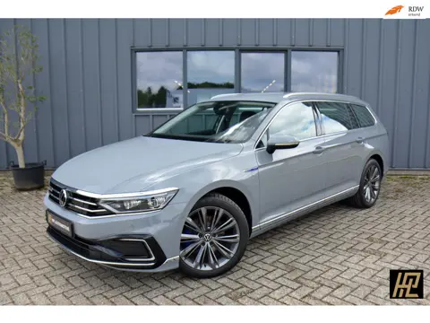 Volkswagen Passat Variant 1.4 TSI PHEV GTE Business * SoH 95% * Leer/Alcantara * 18" * Matrix LED * 