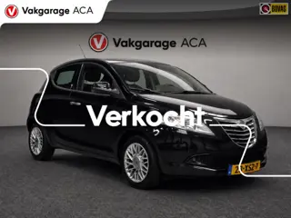 Lancia Y(psilon) Ypsilon 1.2 Black & Red //. 101.000 km // AIRCO // BLEU&ME //