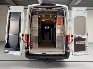 Foto 20 van Ford Transit 350 2.0 TDCI 130PK euro6 L3H3 Trend MHEV RWD Sortimo Inrichting Victron v230 Standkache