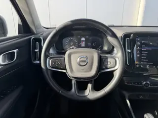 Foto 17 van Volvo XC40 1.5 T4 Recharge R-Design Expression | Adaptive | Panorama | Trekhaak | Camera