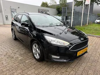 Foto 20 van Ford Focus Wagon 1.0 EcoBoost Titanium Business 1e eigenaar, 67.520 km, cruise, clima, stoel en stuu