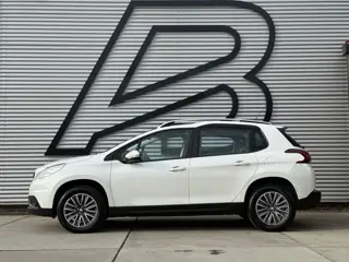 Foto 17 van Peugeot 2008 1.2 PureTech Blue Lion 2e Eigenaar|Pano|Navi|Carplay|Trekhaak|Airco|Cruise|PDC|Elek ram
